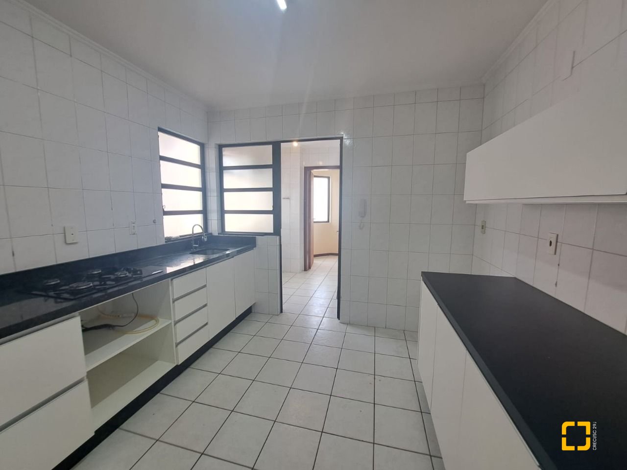 Apartamento com 100m², 4 quartos (sendo 1 suíte), 1 garagem, no bairro Balneário em Florianópolis