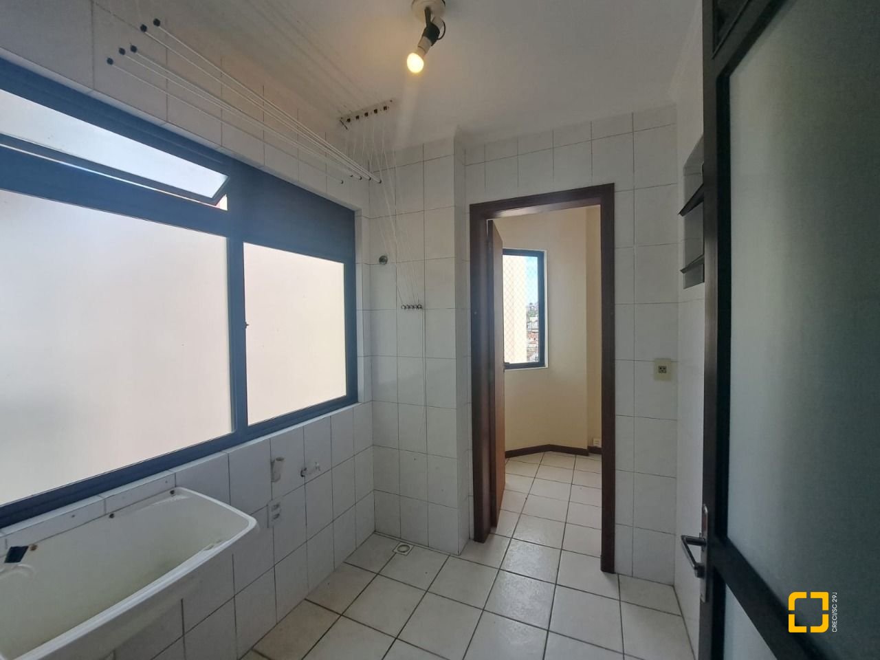 Apartamento com 100m², 4 quartos (sendo 1 suíte), 1 garagem, no bairro Balneário em Florianópolis