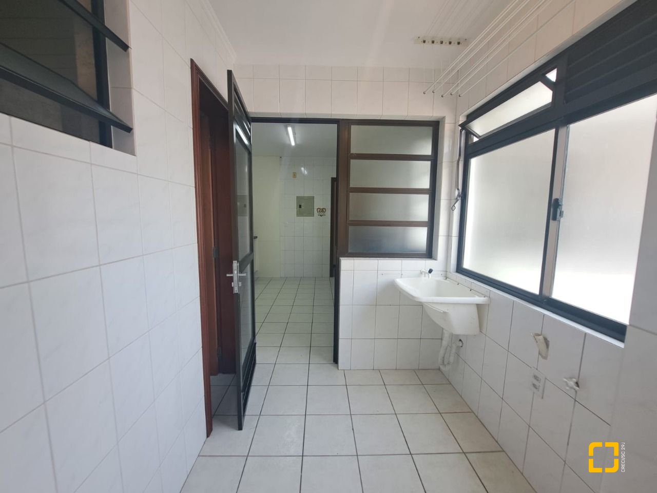 Apartamento com 100m², 4 quartos (sendo 1 suíte), 1 garagem, no bairro Balneário em Florianópolis