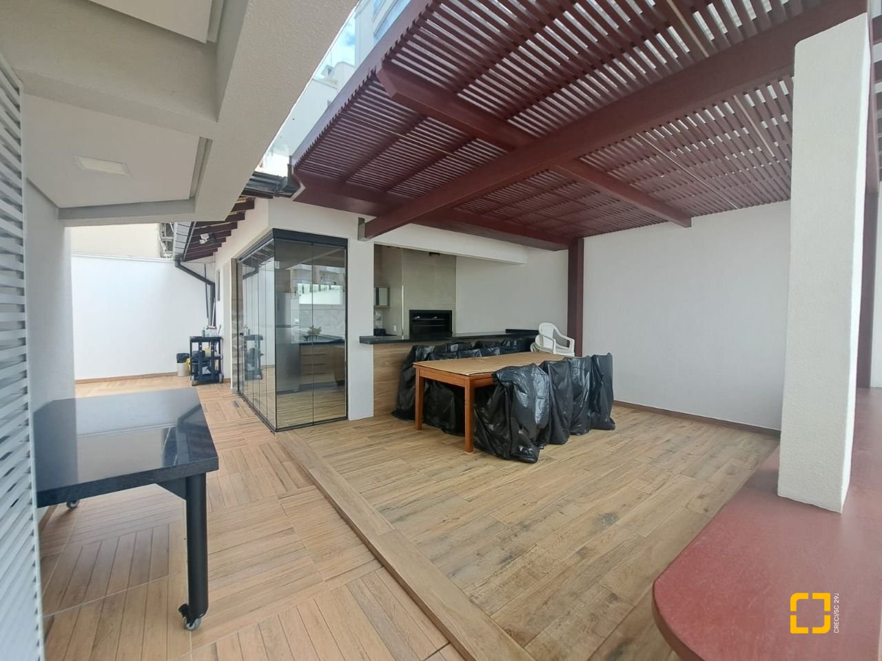 Apartamento com 100m², 4 quartos (sendo 1 suíte), 1 garagem, no bairro Balneário em Florianópolis