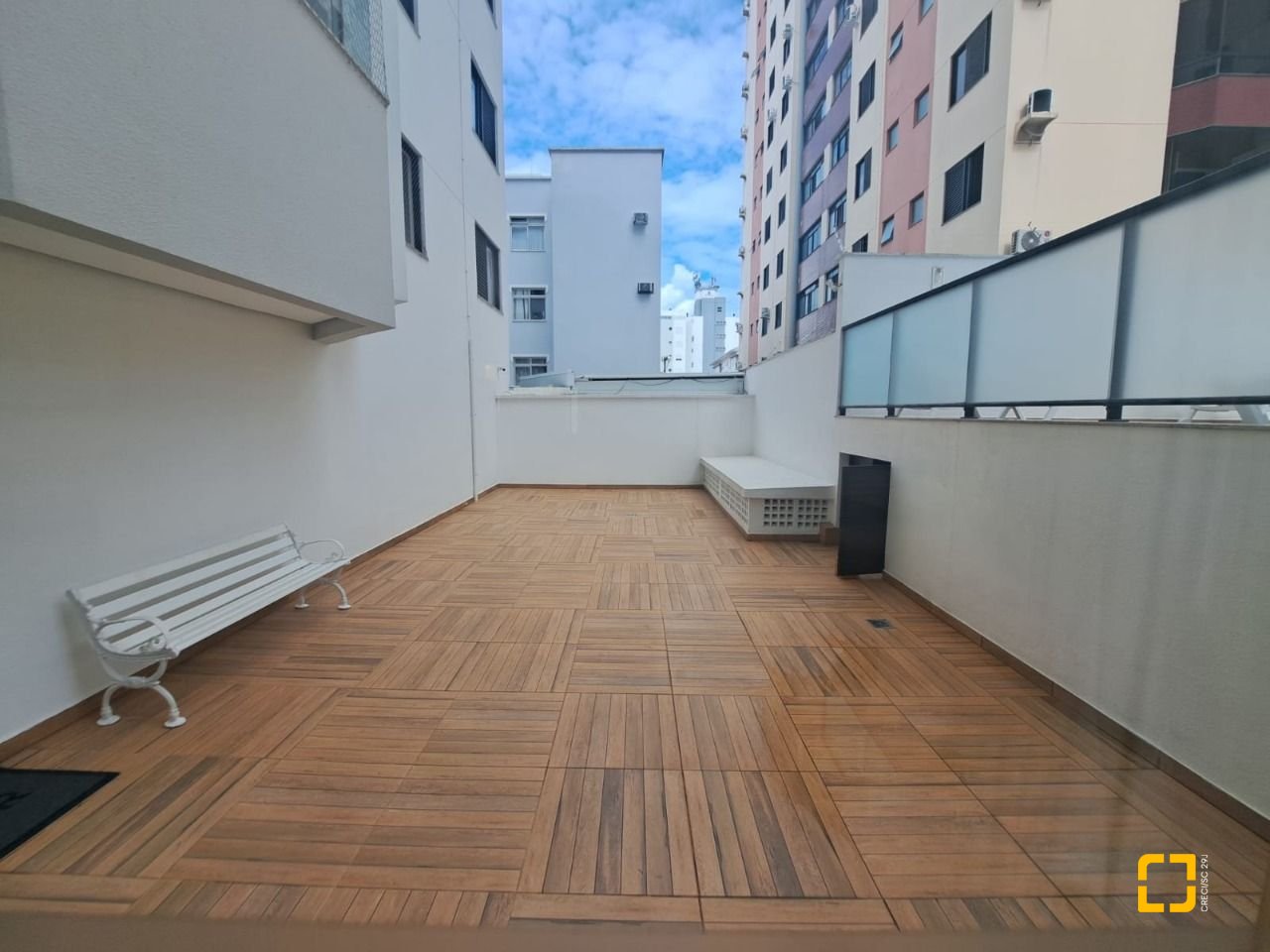 Apartamento com 100m², 4 quartos (sendo 1 suíte), 1 garagem, no bairro Balneário em Florianópolis