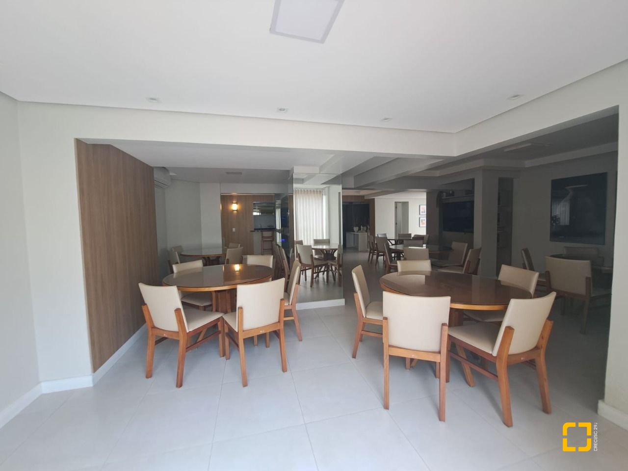 Apartamento com 100m², 4 quartos (sendo 1 suíte), 1 garagem, no bairro Balneário em Florianópolis