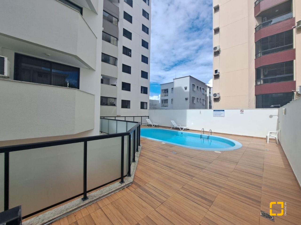 Apartamento com 100m², 4 quartos (sendo 1 suíte), 1 garagem, no bairro Balneário em Florianópolis