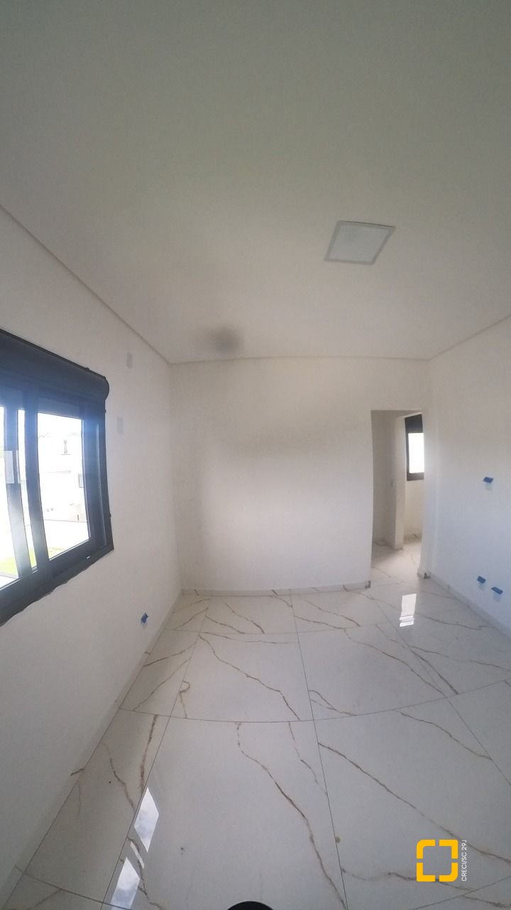 Casa com 140m², 6 quartos (sendo 3 suítes), 2 garagens, no bairro Ingleses em Florianópolis