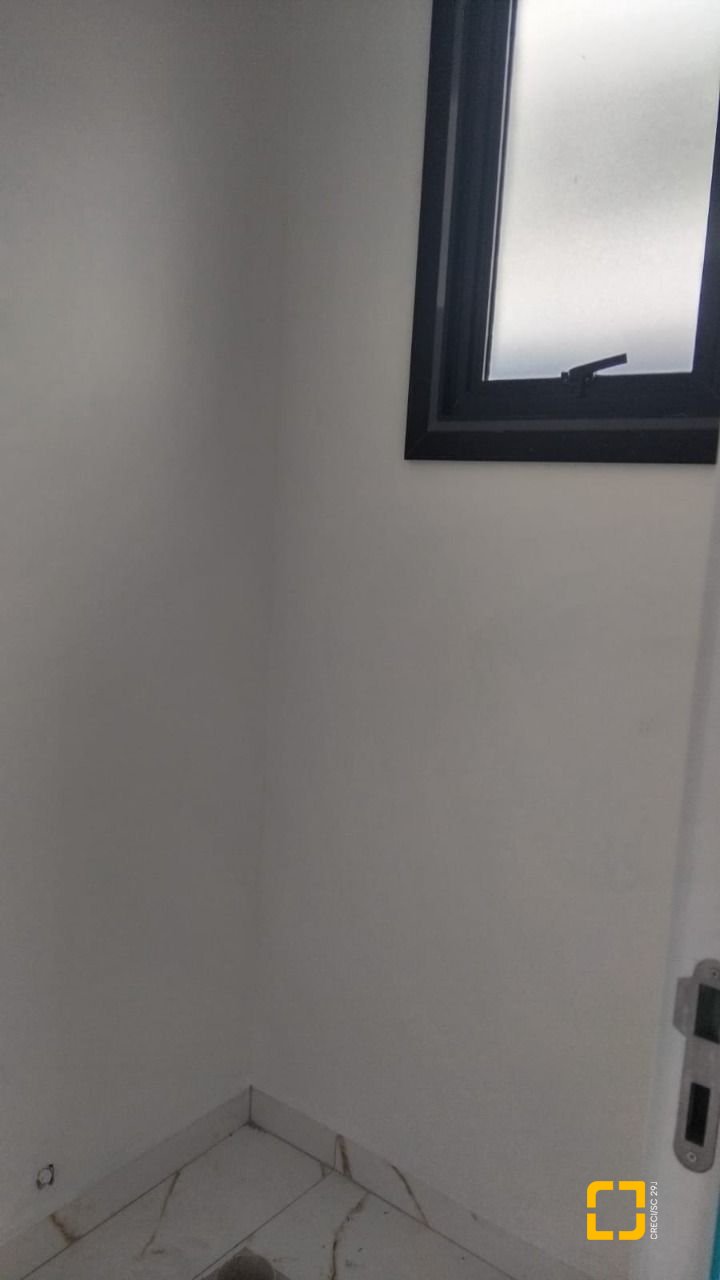 Casa com 140m², 6 quartos (sendo 3 suítes), 2 garagens, no bairro Ingleses em Florianópolis