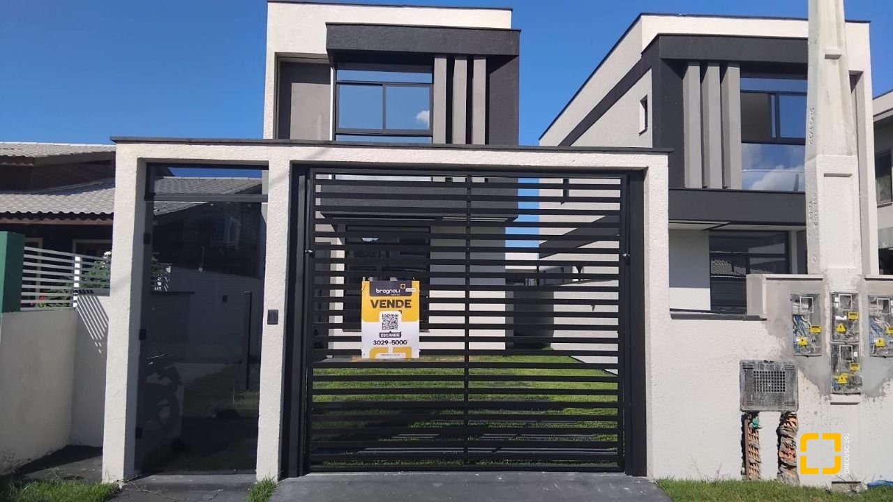 Casa com 140m², 6 quartos (sendo 3 suítes), 2 garagens, no bairro Ingleses em Florianópolis