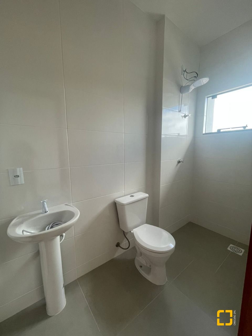 Casa com 85m², 2 quartos (sendo 2 suítes), 2 garagens, no bairro Bela Vista em Palhoça