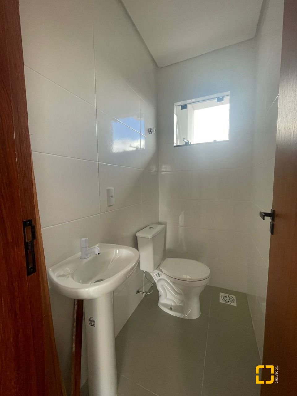 Casa com 85m², 2 quartos (sendo 2 suítes), 2 garagens, no bairro Bela Vista em Palhoça