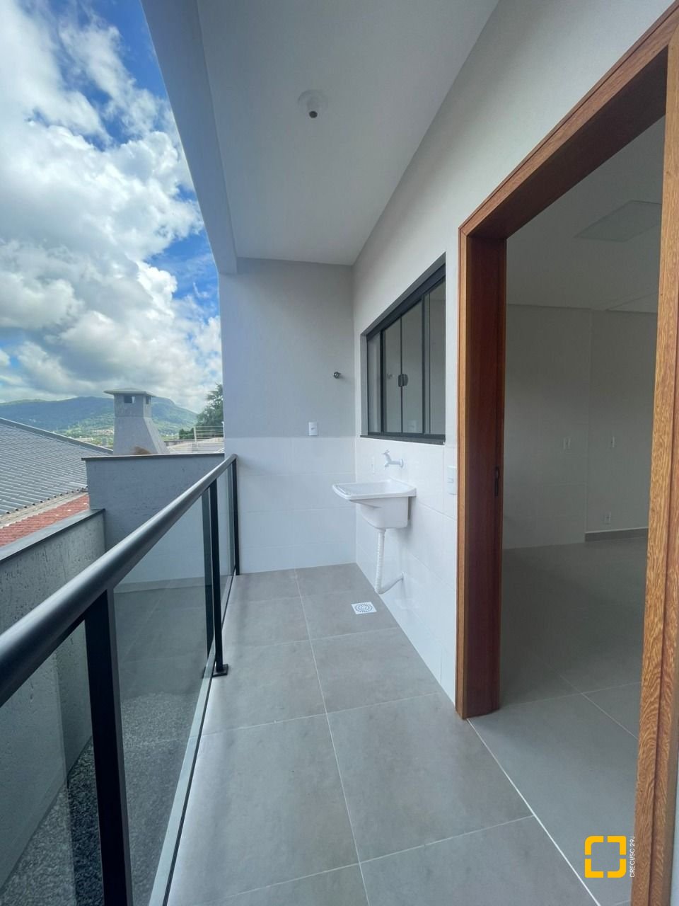 Casa com 85m², 2 quartos (sendo 2 suítes), 2 garagens, no bairro Bela Vista em Palhoça