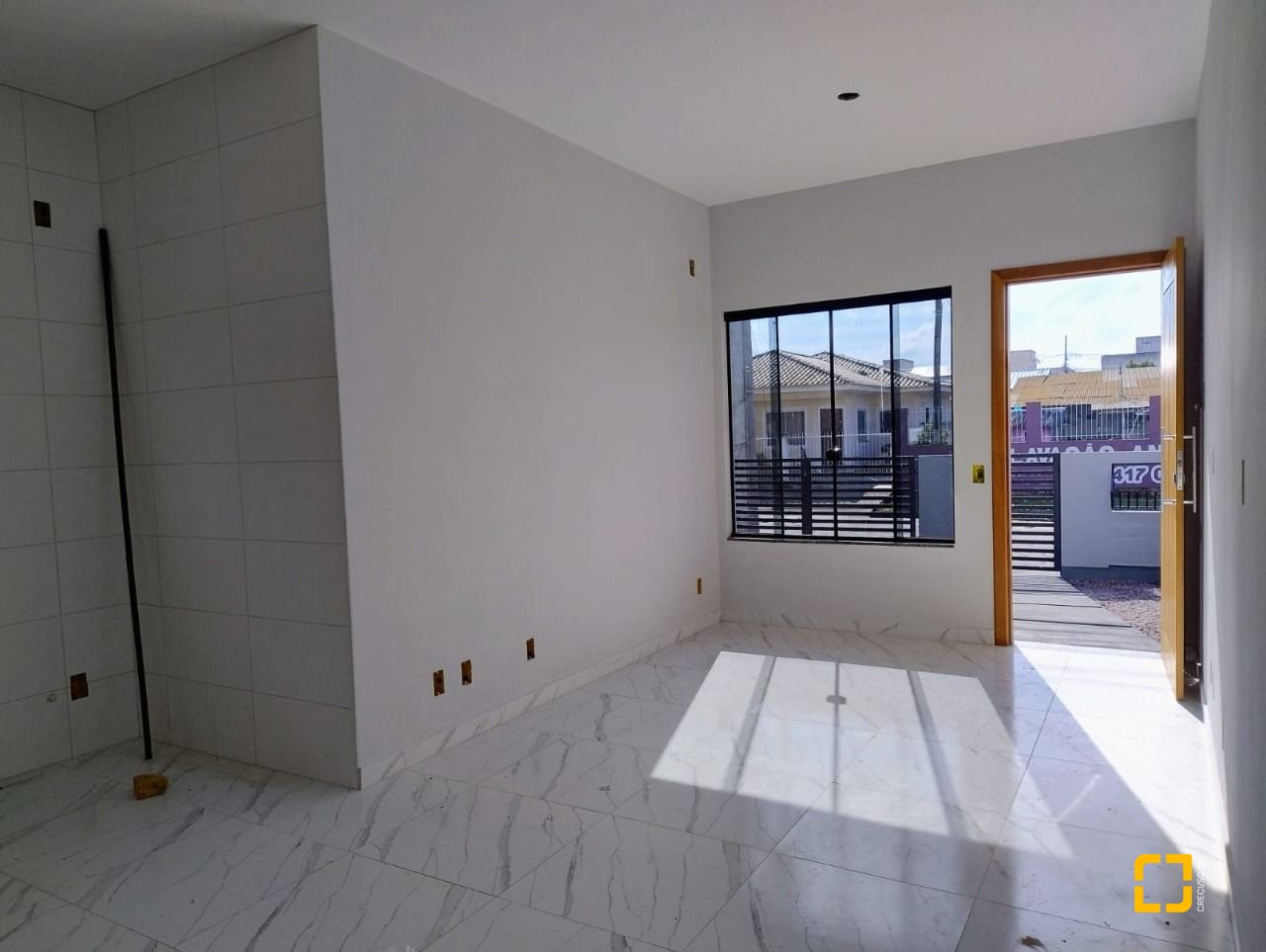 Casa com 60m², 2 quartos (sendo 1 suíte), 1 garagem, no bairro Barra do Aririú em Palhoça