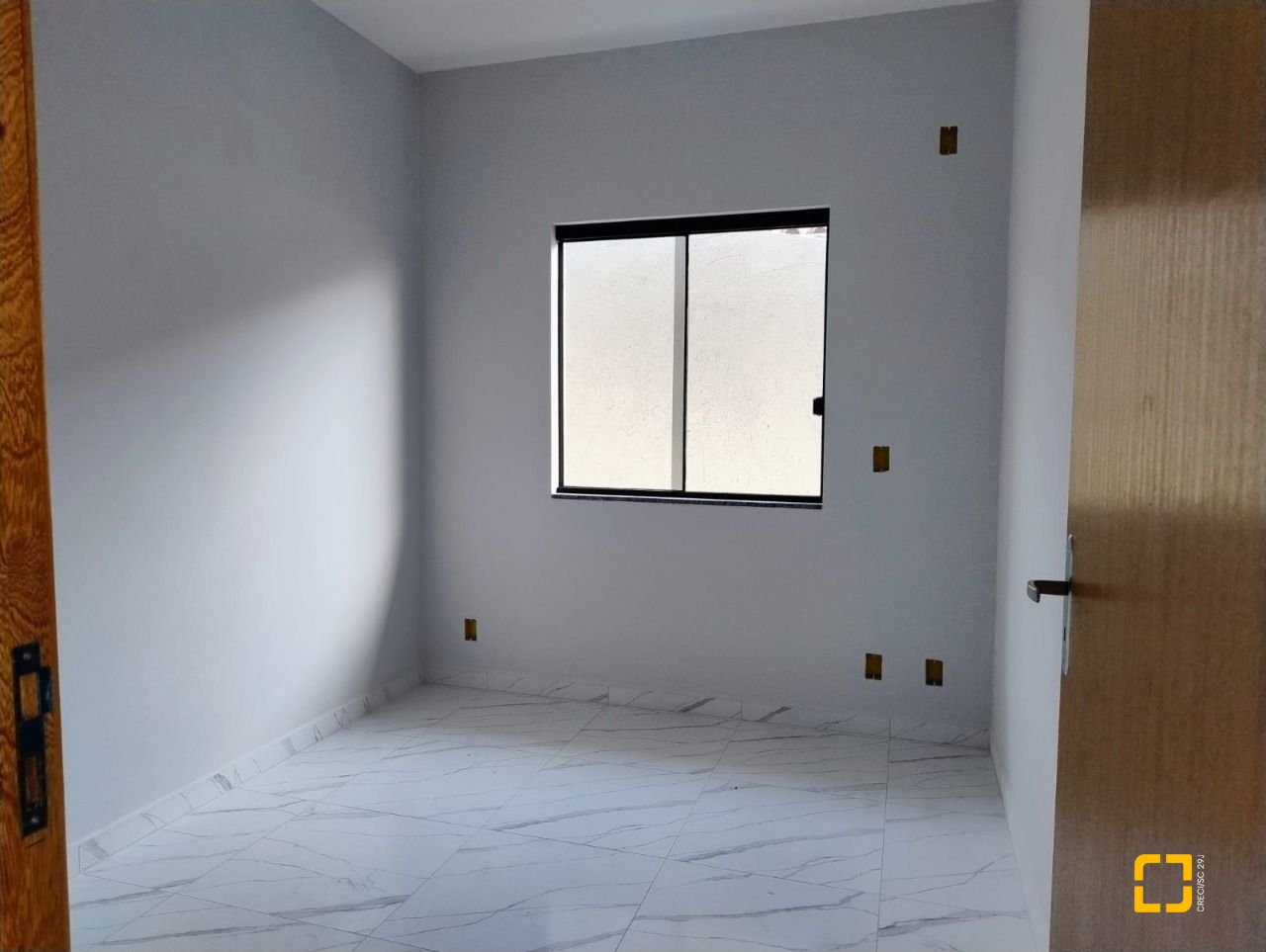 Casa com 60m², 2 quartos (sendo 1 suíte), 1 garagem, no bairro Barra do Aririú em Palhoça