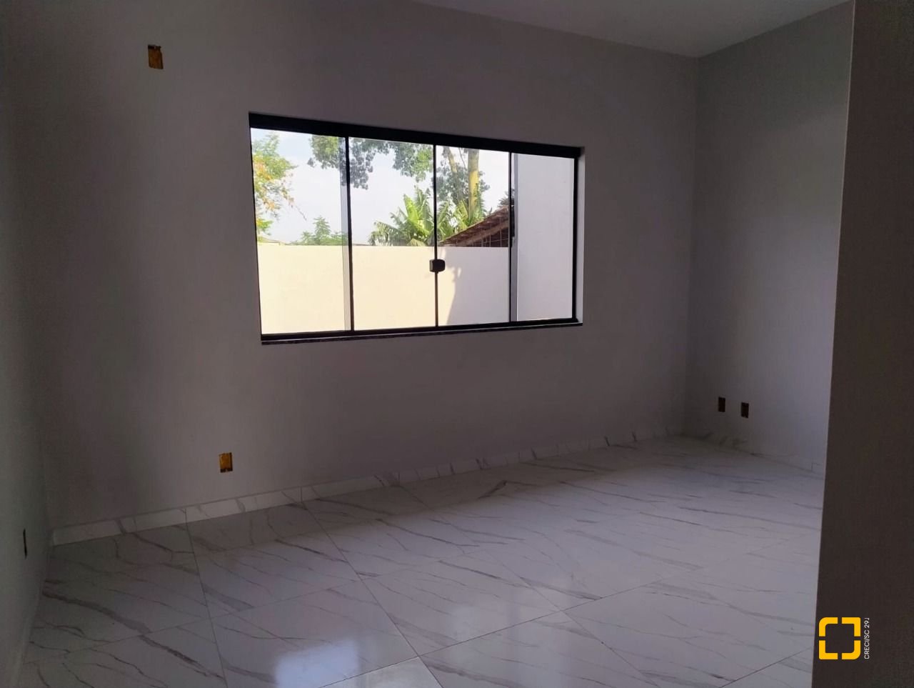 Casa com 60m², 2 quartos (sendo 1 suíte), 1 garagem, no bairro Barra do Aririú em Palhoça