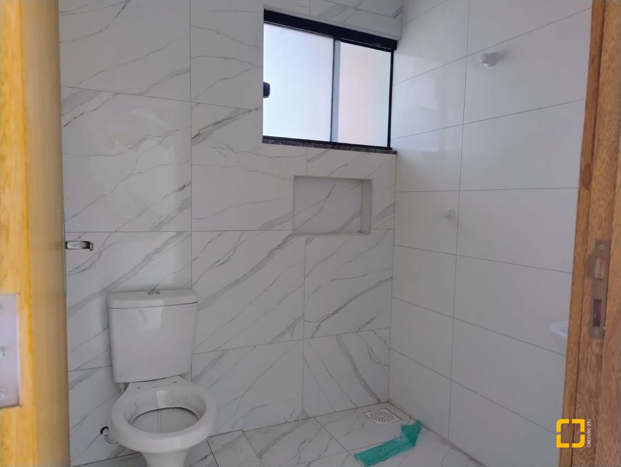 Casa com 60m², 2 quartos (sendo 1 suíte), 1 garagem, no bairro Barra do Aririú em Palhoça