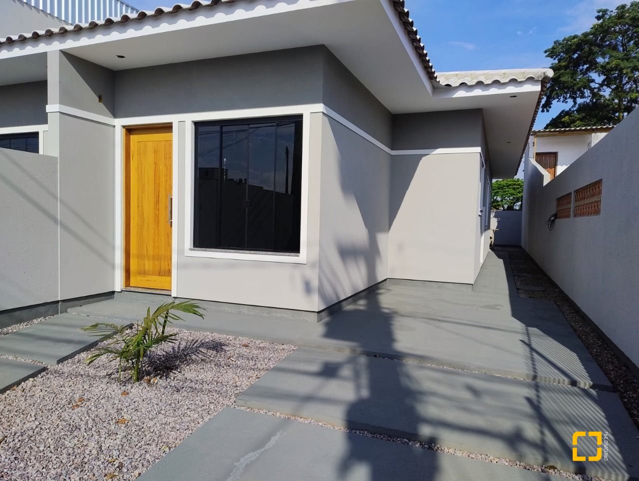Casa com 60m², 2 quartos (sendo 1 suíte), 1 garagem, no bairro Barra do Aririú em Palhoça