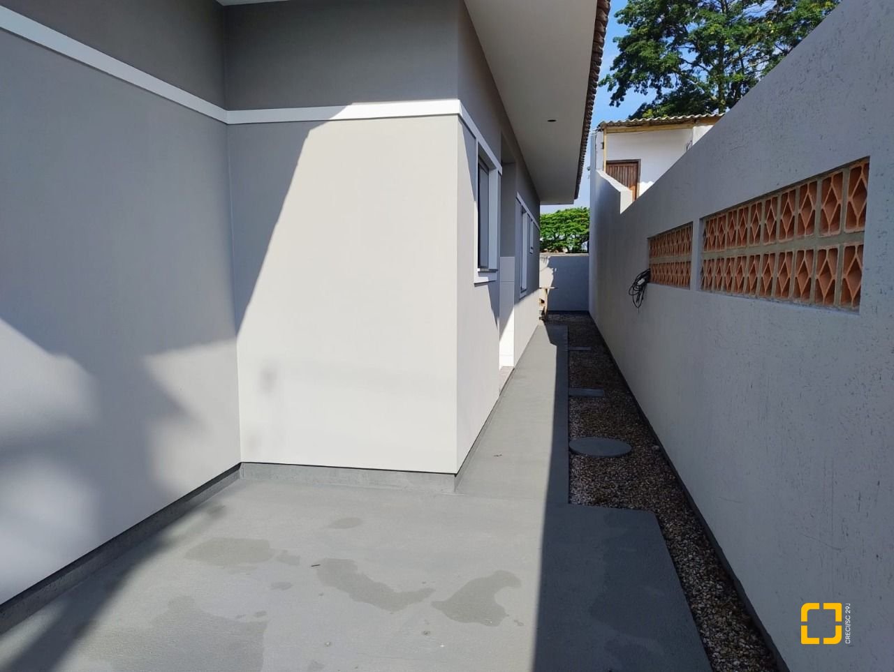 Casa com 60m², 2 quartos (sendo 1 suíte), 1 garagem, no bairro Barra do Aririú em Palhoça