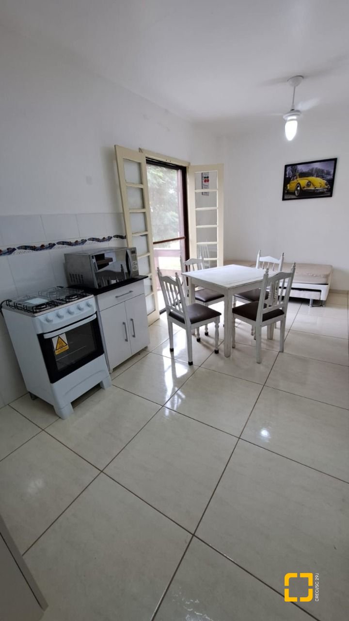 Apartamento com 40m², 1 quarto, 1 garagem, no bairro Canasvieiras em Florianópolis