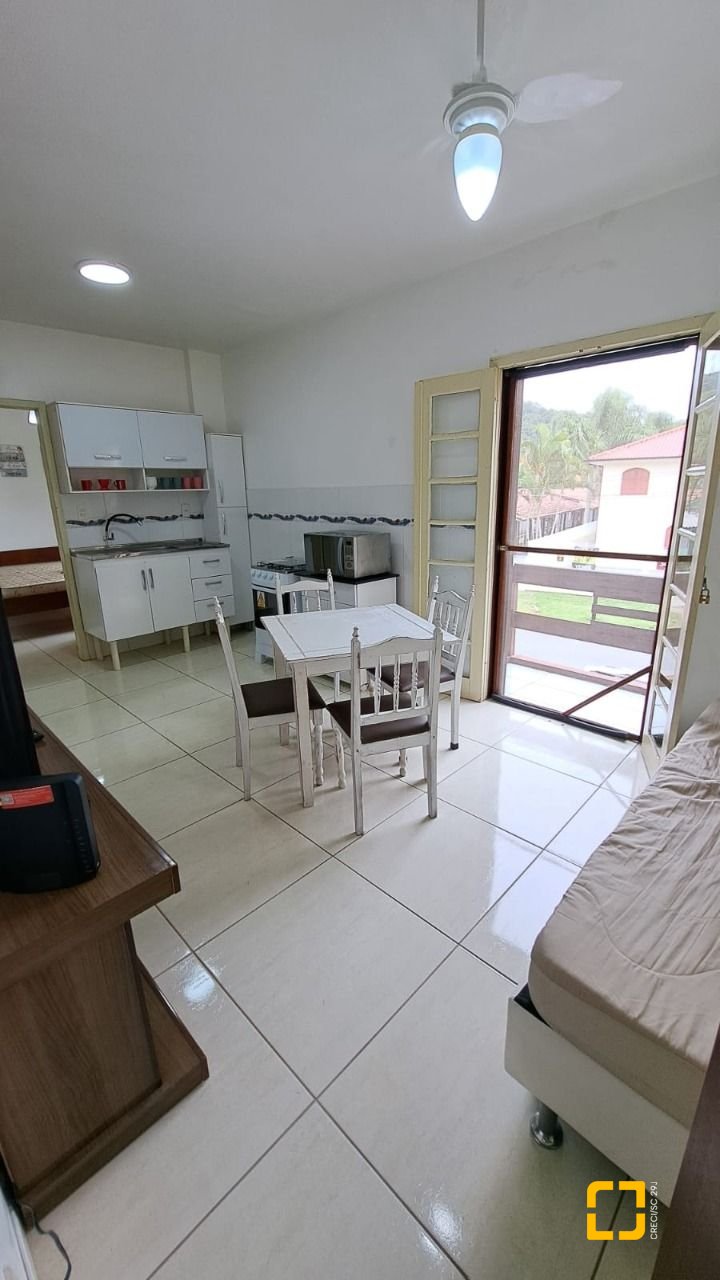 Apartamento com 40m², 1 quarto, 1 garagem, no bairro Canasvieiras em Florianópolis