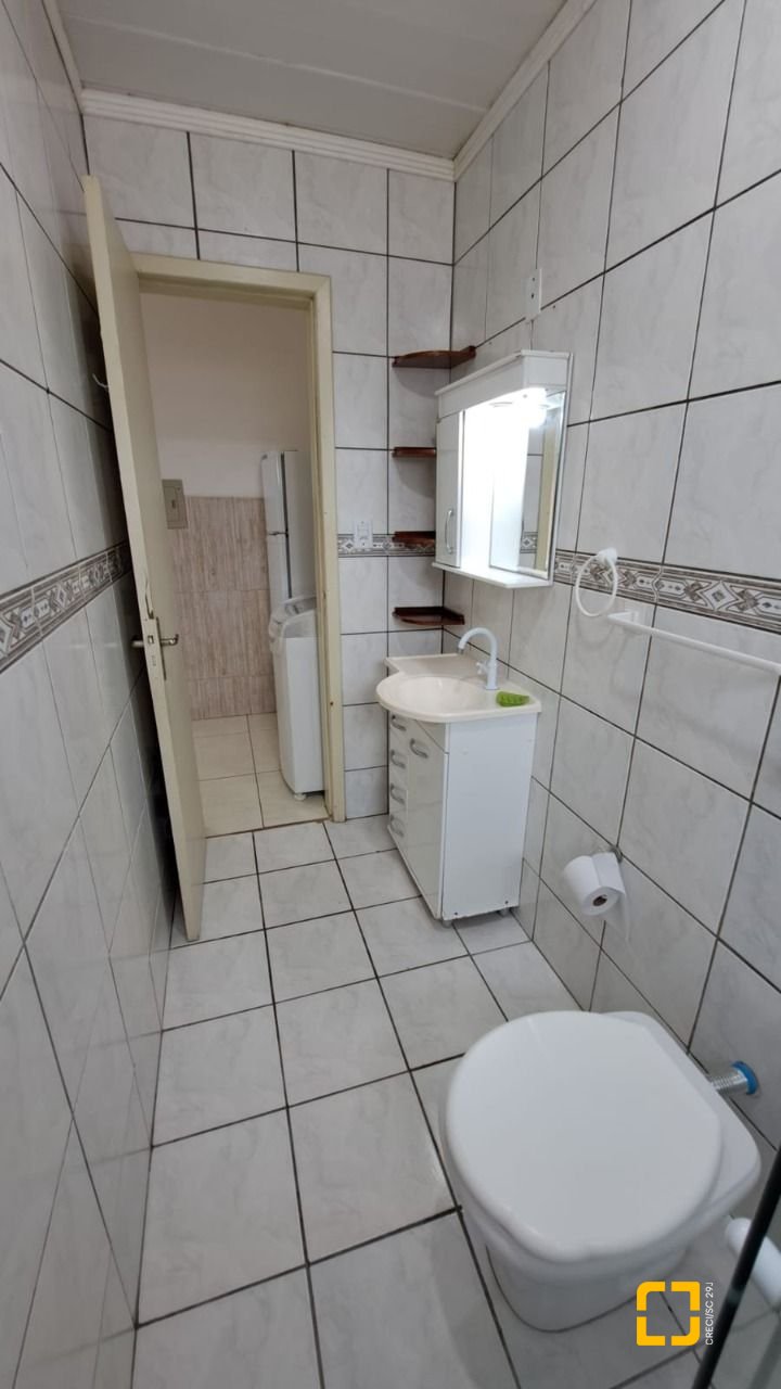 Apartamento com 40m², 1 quarto, 1 garagem, no bairro Canasvieiras em Florianópolis