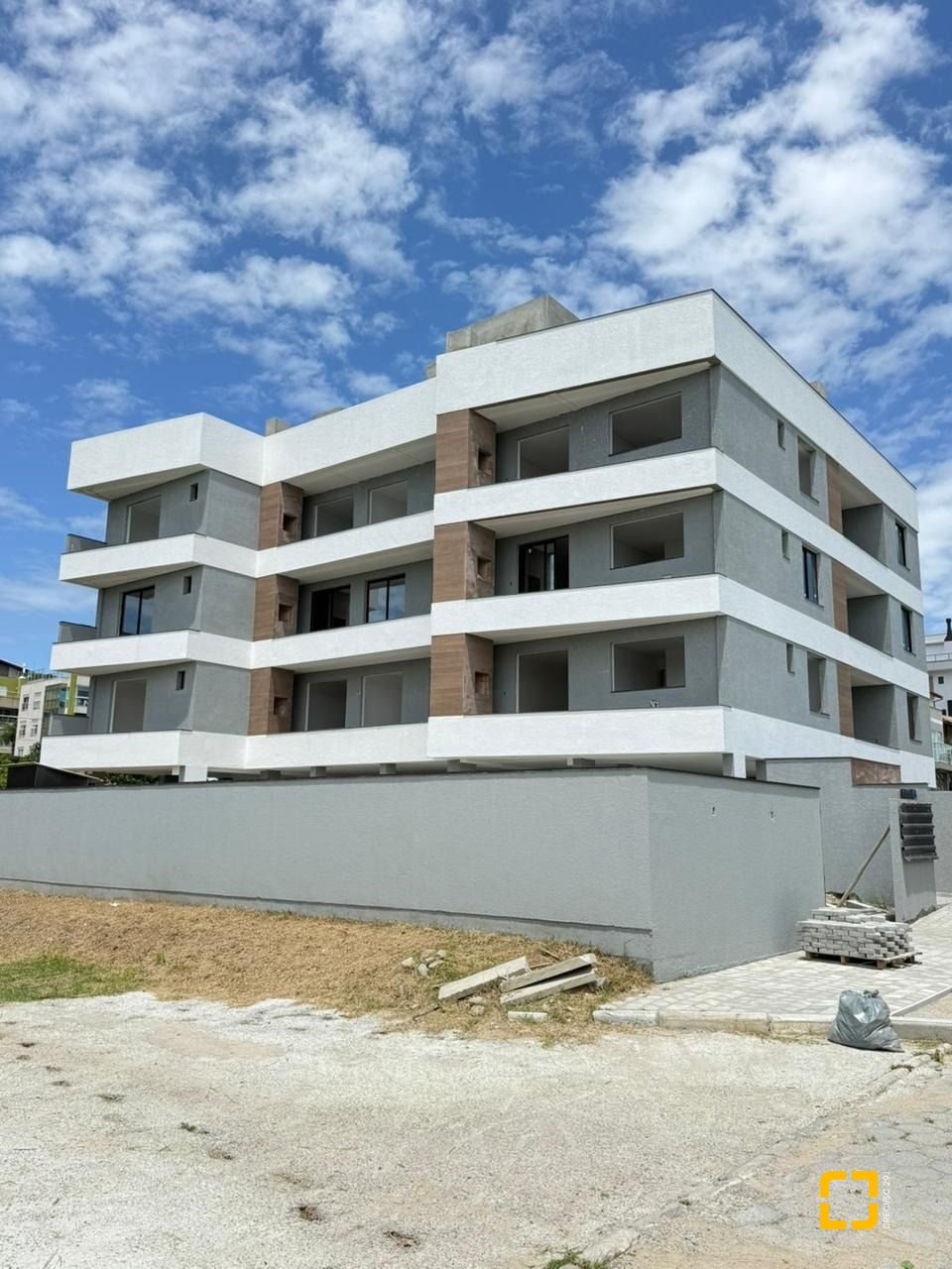 Apartamento com 143m², 2 quartos (sendo 1 suíte), 1 garagem, no bairro Santinho em Florianópolis