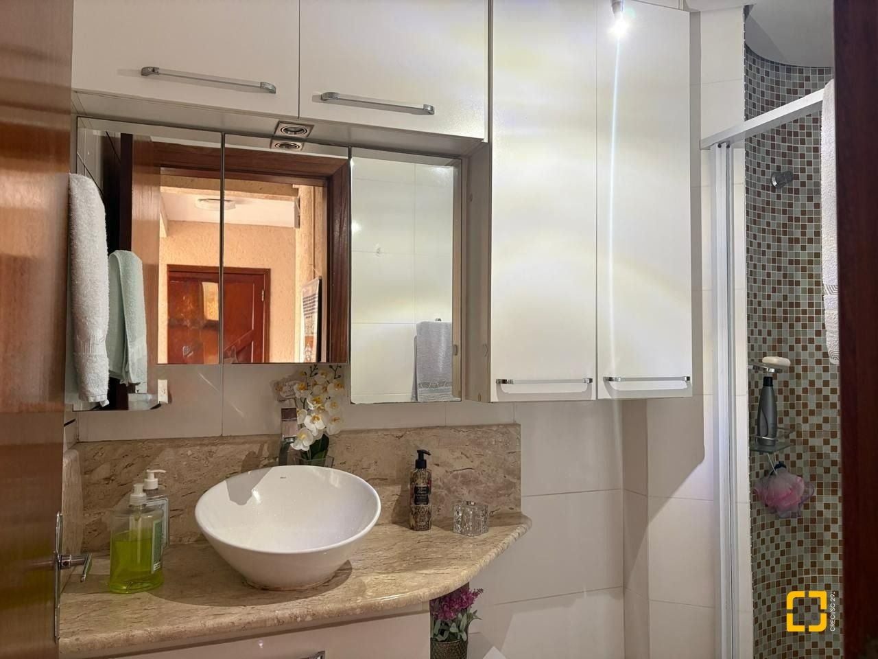 Apartamento com 47m², 1 quarto, 1 garagem, no bairro Canasvieiras em Florianópolis