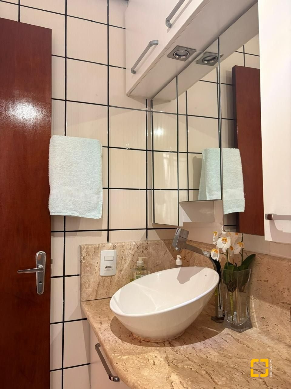Apartamento com 47m², 1 quarto, 1 garagem, no bairro Canasvieiras em Florianópolis