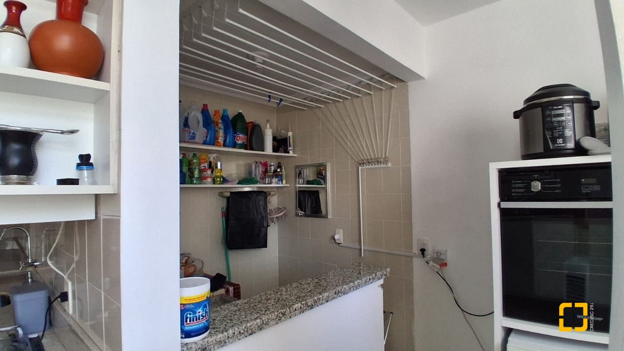 Apartamento com 96m², 4 quartos (sendo 1 suíte), 1 garagem, no bairro Trindade em Florianópolis
