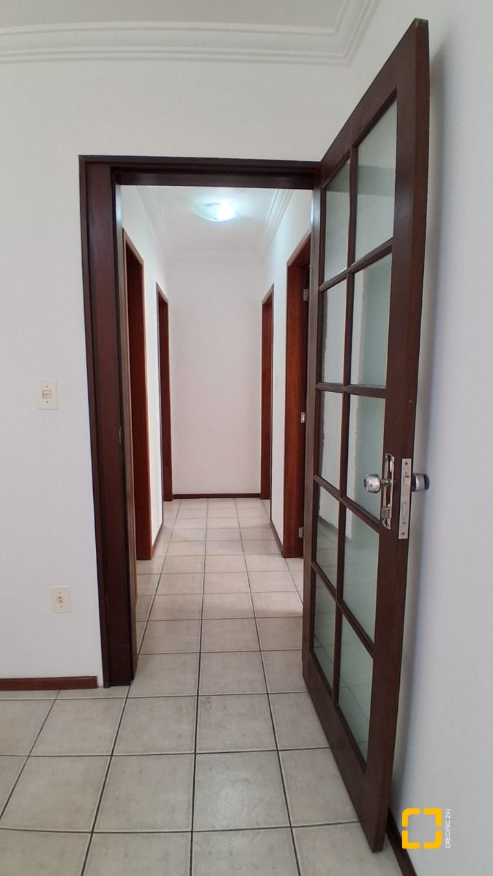 Apartamento com 96m², 4 quartos (sendo 1 suíte), 1 garagem, no bairro Trindade em Florianópolis