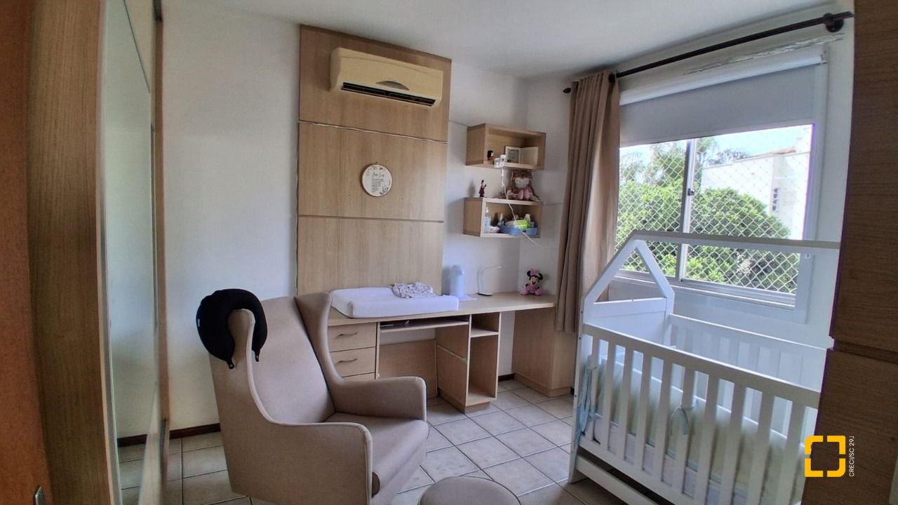Apartamento com 96m², 4 quartos (sendo 1 suíte), 1 garagem, no bairro Trindade em Florianópolis