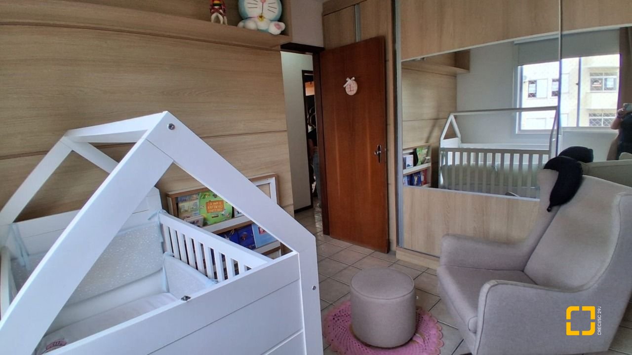 Apartamento com 96m², 4 quartos (sendo 1 suíte), 1 garagem, no bairro Trindade em Florianópolis