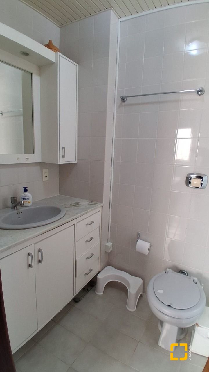 Apartamento com 96m², 4 quartos (sendo 1 suíte), 1 garagem, no bairro Trindade em Florianópolis