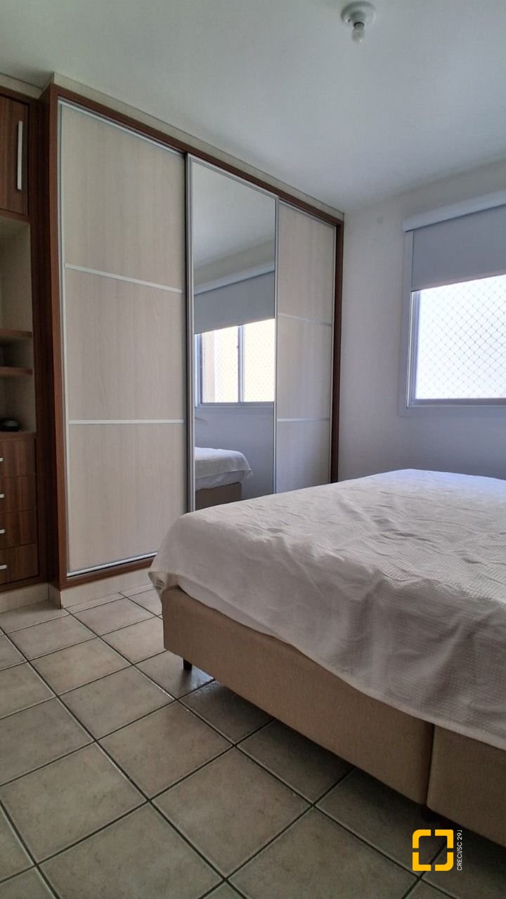 Apartamento com 96m², 4 quartos (sendo 1 suíte), 1 garagem, no bairro Trindade em Florianópolis