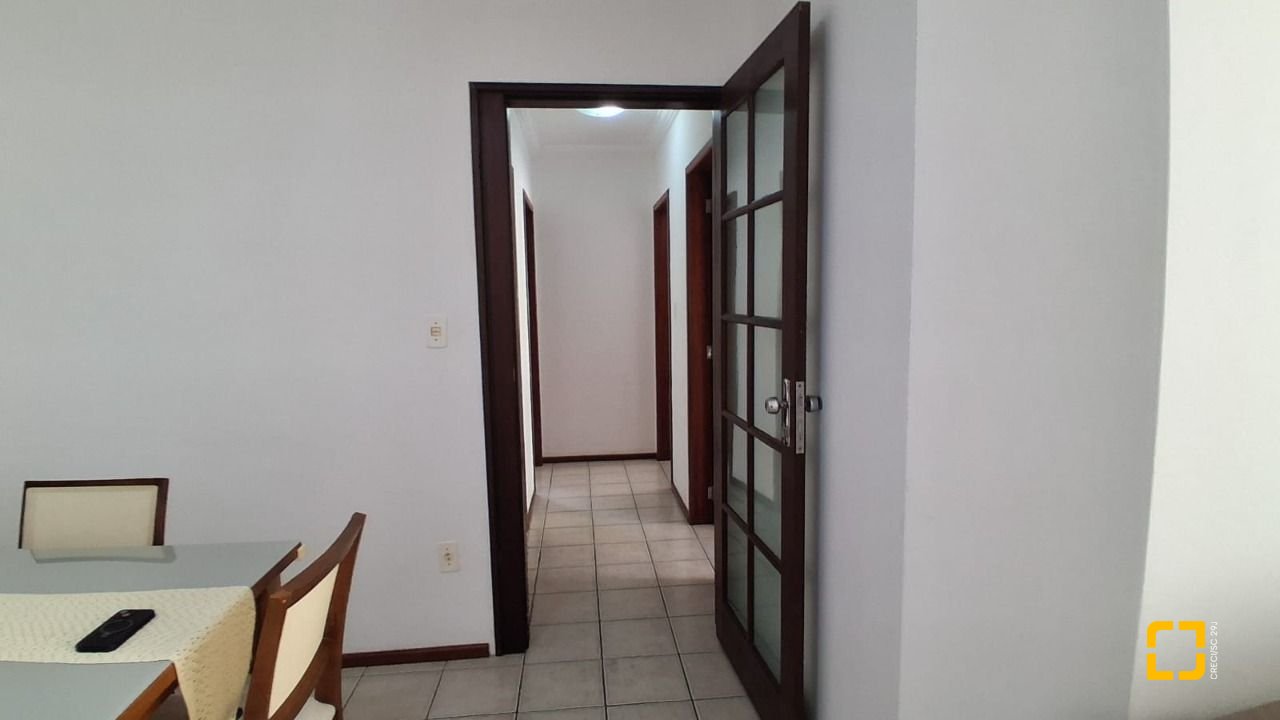 Apartamento com 96m², 4 quartos (sendo 1 suíte), 1 garagem, no bairro Trindade em Florianópolis