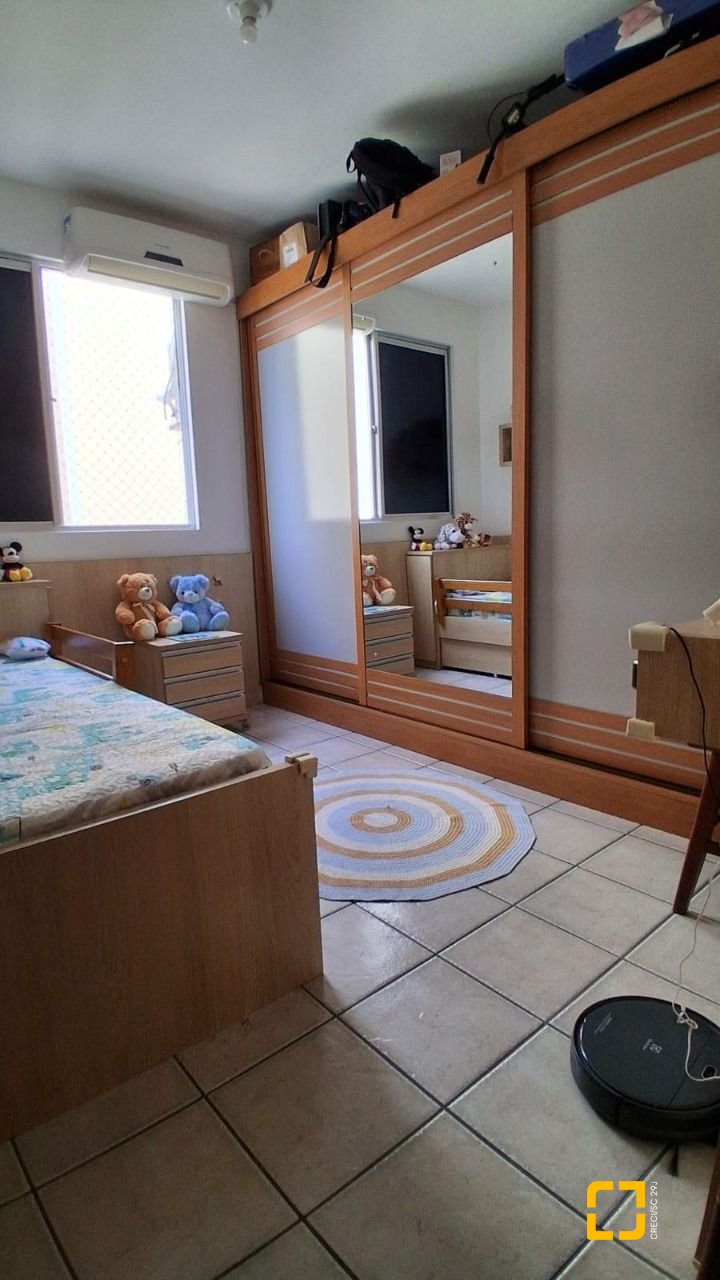 Apartamento com 96m², 4 quartos (sendo 1 suíte), 1 garagem, no bairro Trindade em Florianópolis