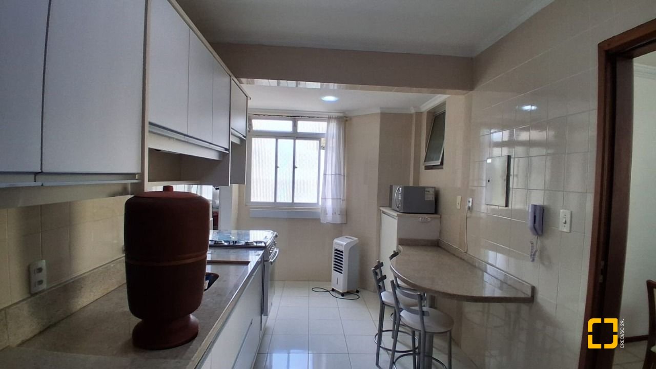 Apartamento com 96m², 4 quartos (sendo 1 suíte), 1 garagem, no bairro Trindade em Florianópolis