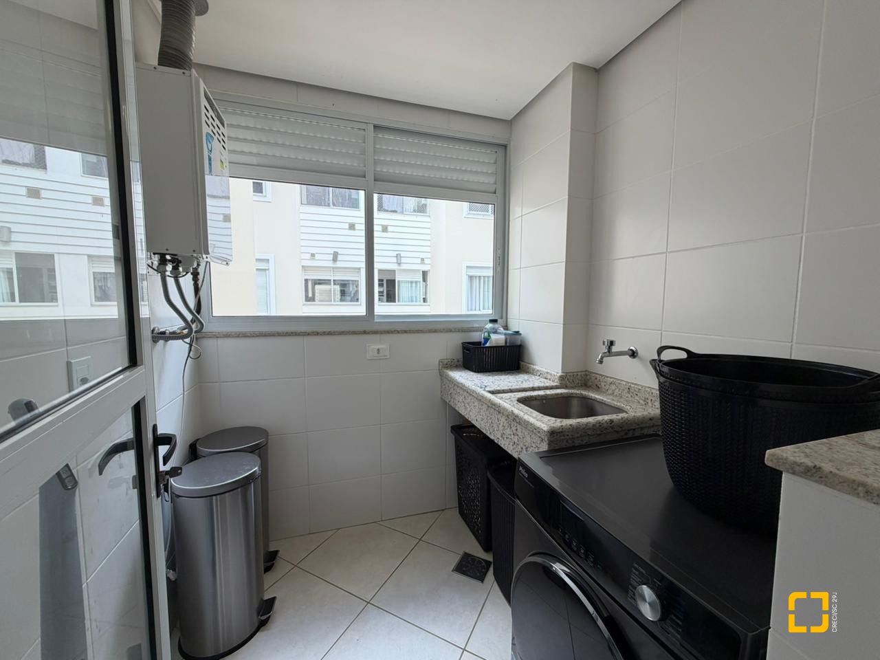 Apartamento com 102m², 4 quartos (sendo 1 suíte), 1 garagem, no bairro Jurerê Internacional em Florianópolis