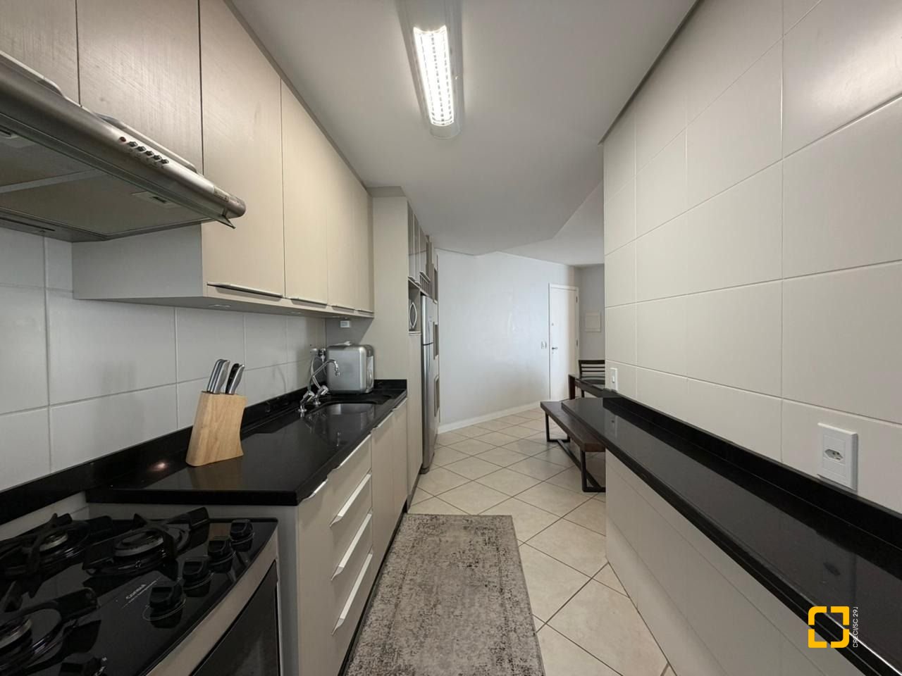 Apartamento com 102m², 4 quartos (sendo 1 suíte), 1 garagem, no bairro Jurerê Internacional em Florianópolis