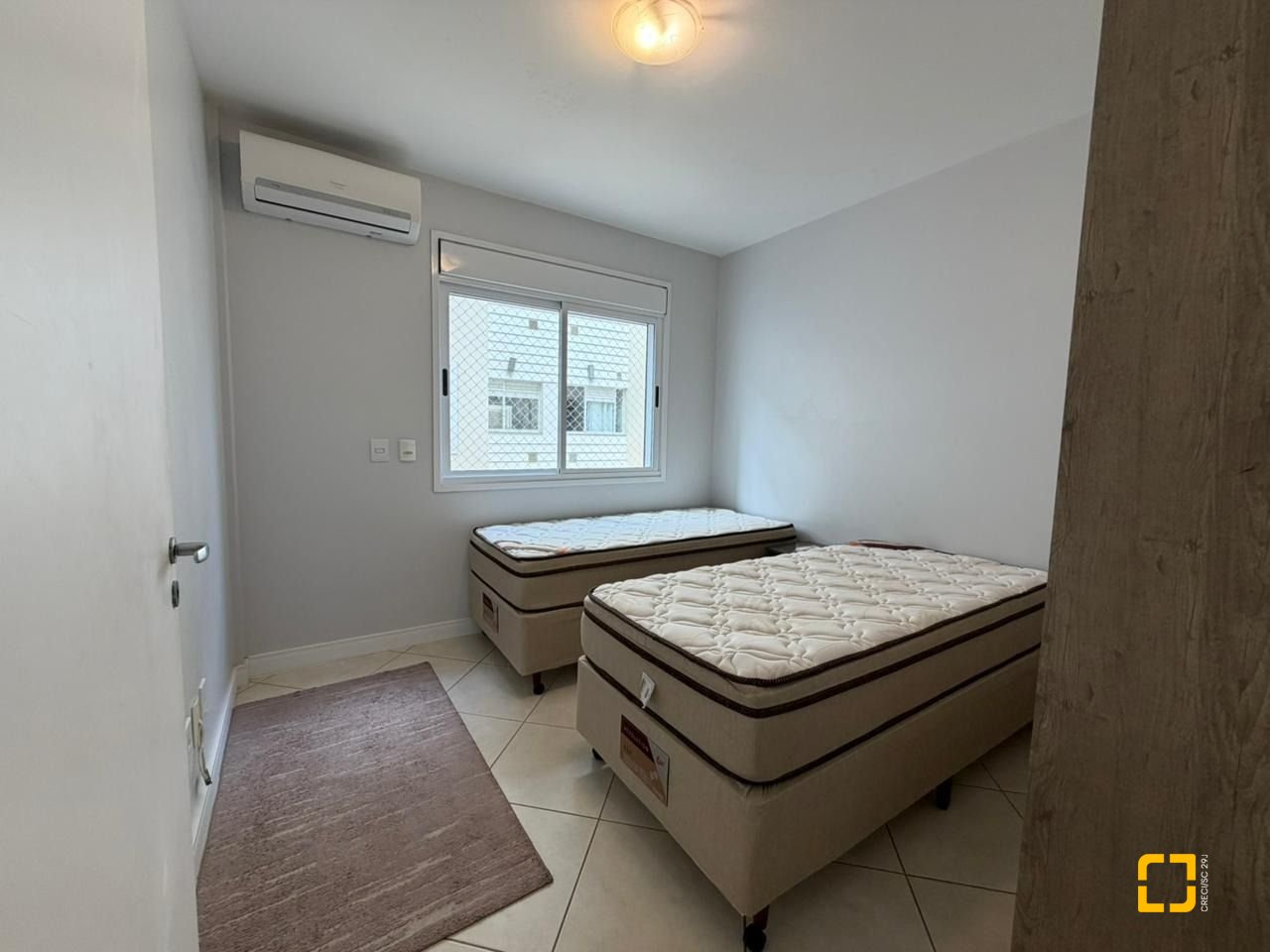 Apartamento com 102m², 4 quartos (sendo 1 suíte), 1 garagem, no bairro Jurerê Internacional em Florianópolis