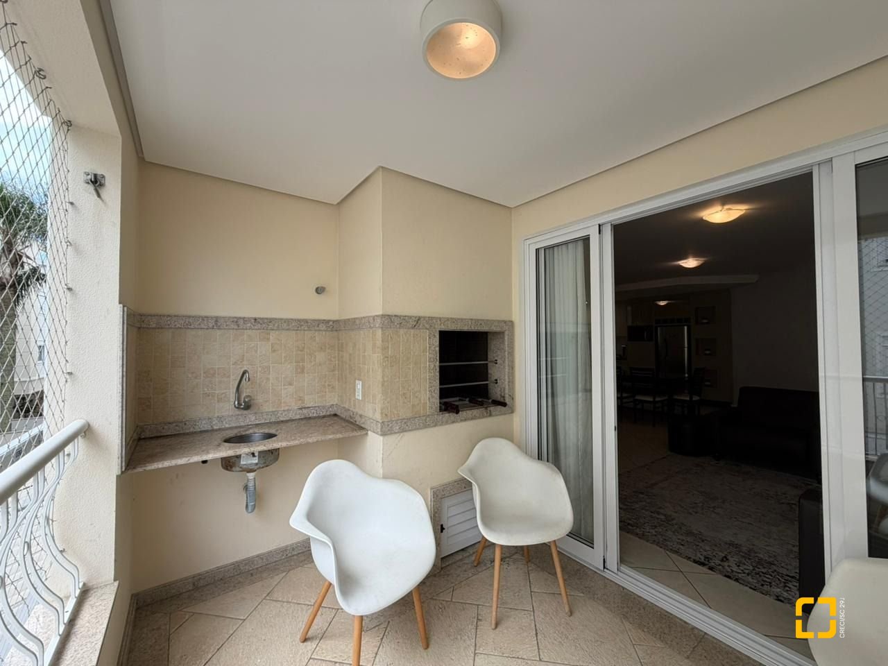 Apartamento com 102m², 4 quartos (sendo 1 suíte), 1 garagem, no bairro Jurerê Internacional em Florianópolis