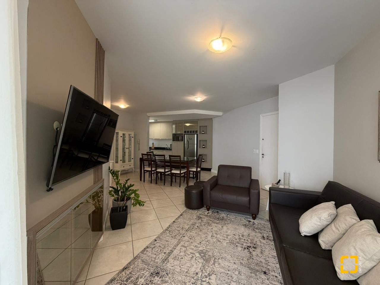 Apartamento com 102m², 4 quartos (sendo 1 suíte), 1 garagem, no bairro Jurerê Internacional em Florianópolis