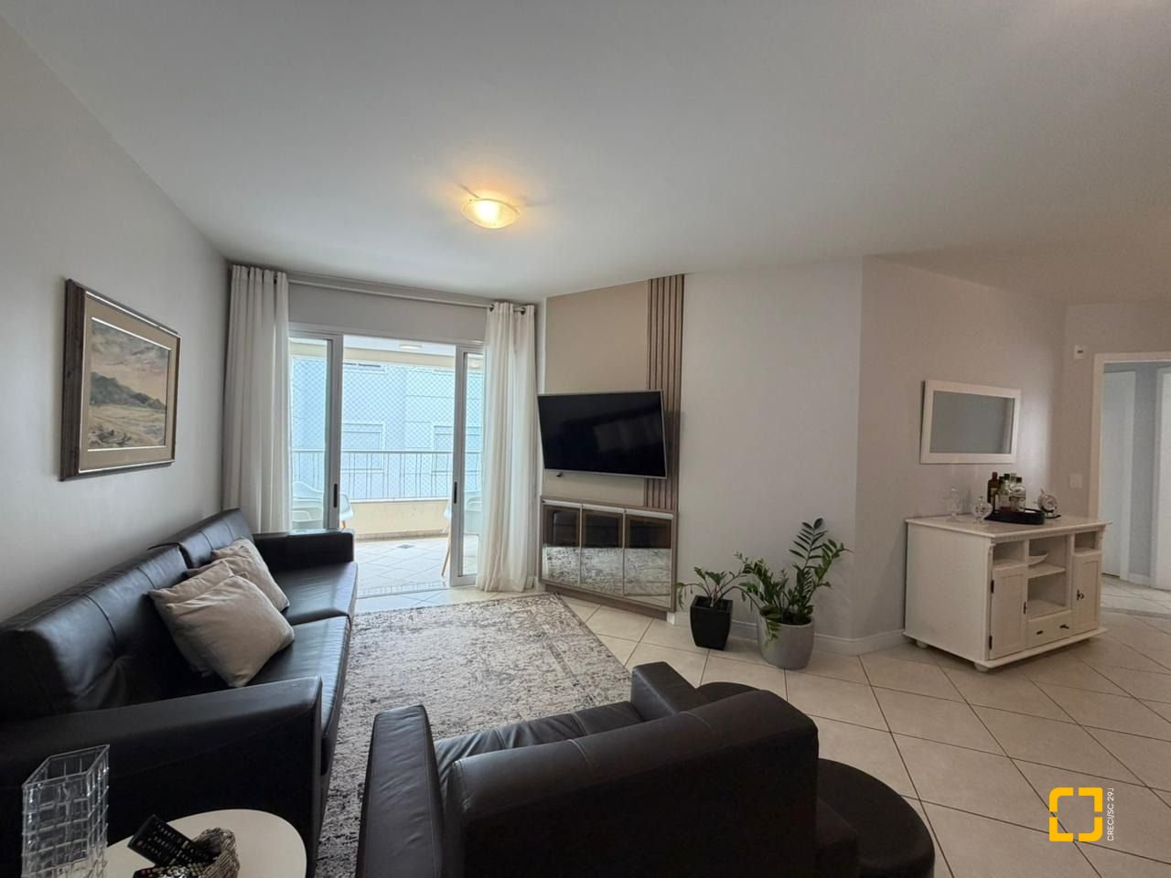 Apartamento com 102m², 4 quartos (sendo 1 suíte), 1 garagem, no bairro Jurerê Internacional em Florianópolis