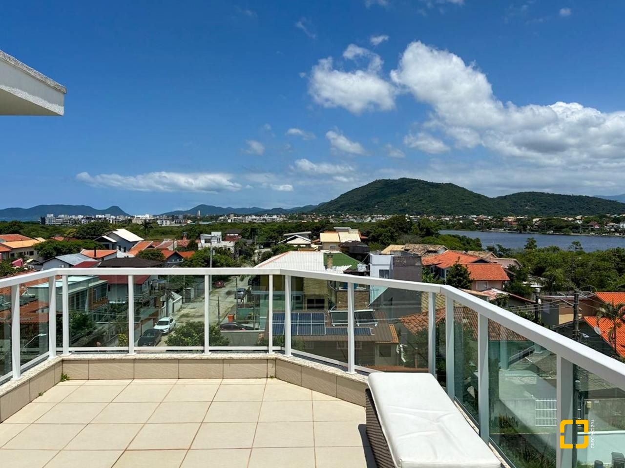 Apartamento com 43m², 1 quarto, 1 garagem, no bairro Rio Tavares em Florianópolis