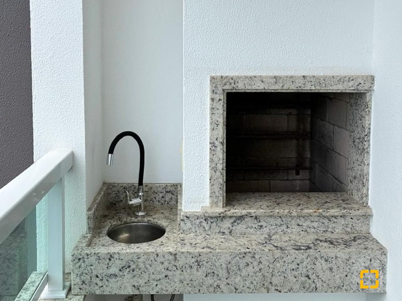 Apartamento com 43m², 1 quarto, 1 garagem, no bairro Rio Tavares em Florianópolis