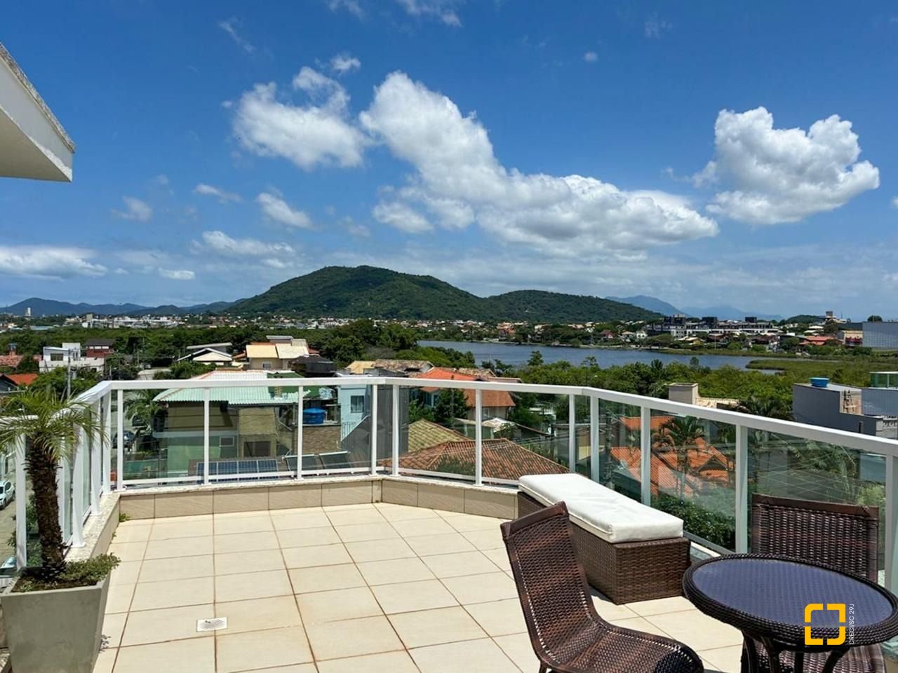 Apartamento com 43m², 1 quarto, 1 garagem, no bairro Rio Tavares em Florianópolis