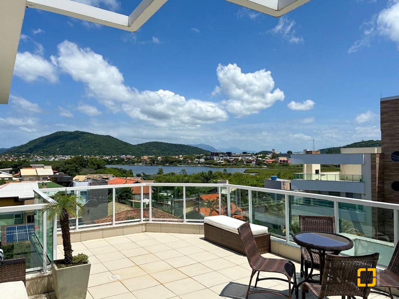 Apartamento com 43m², 1 quarto, 1 garagem, no bairro Rio Tavares em Florianópolis