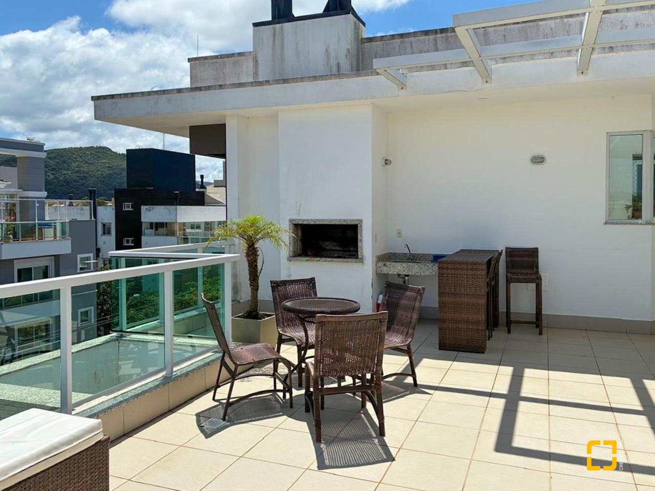 Apartamento com 43m², 1 quarto, 1 garagem, no bairro Rio Tavares em Florianópolis