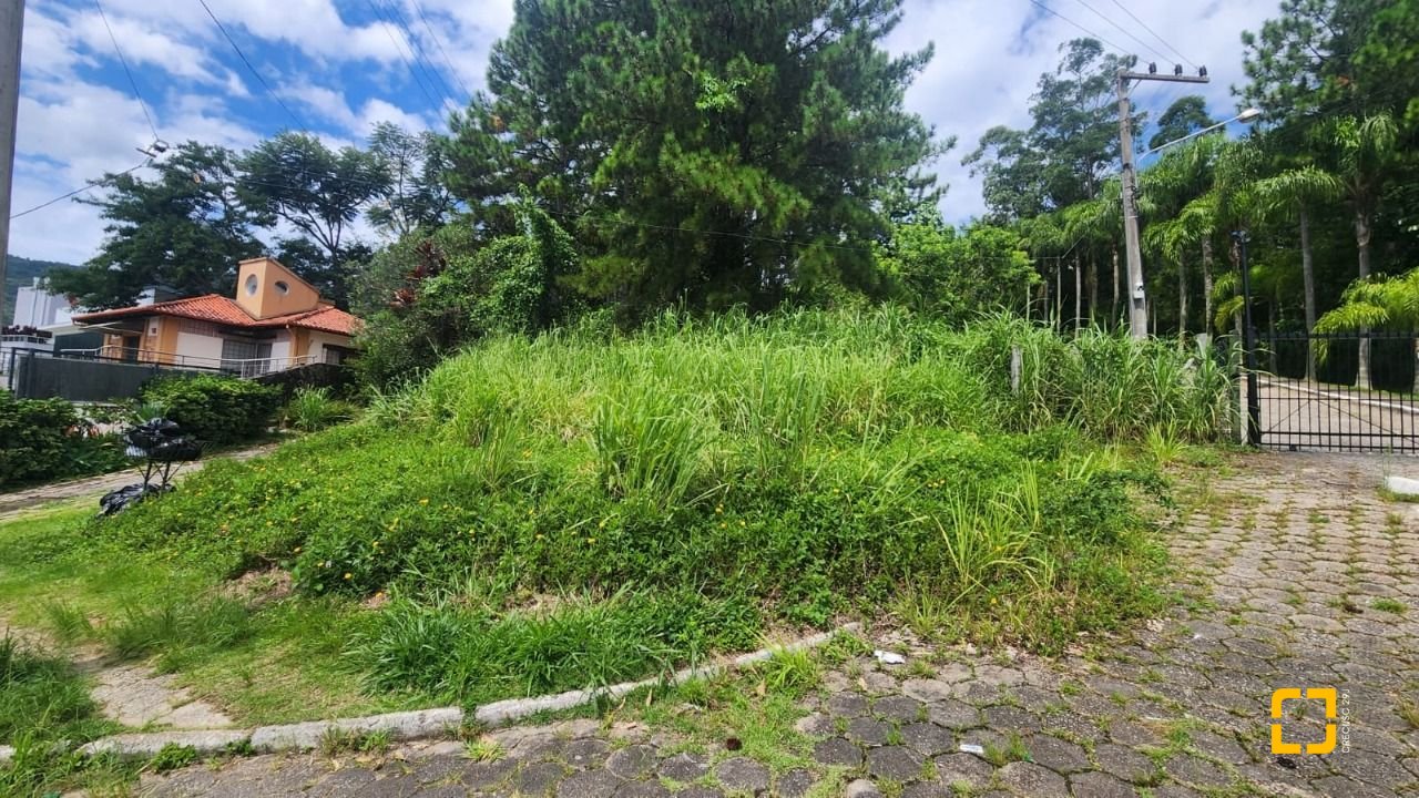 Terreno com 28060m², no bairro Córrego Grande em Florianópolis
