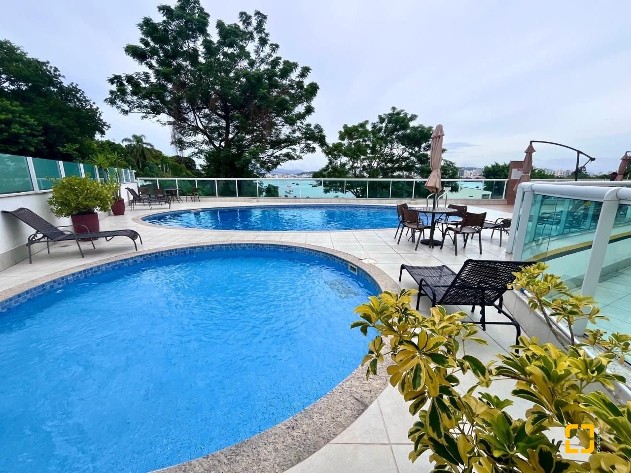 Apartamento com 67m², 3 quartos (sendo 1 suíte), 1 garagem, no bairro Abraão em Florianópolis