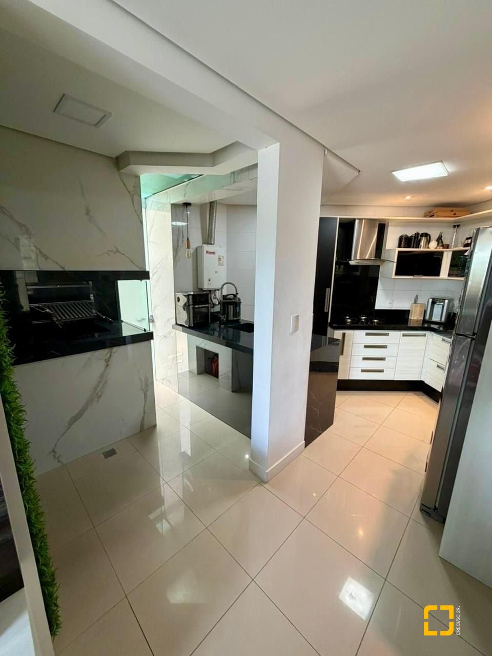 Apartamento com 67m², 3 quartos (sendo 1 suíte), 1 garagem, no bairro Abraão em Florianópolis