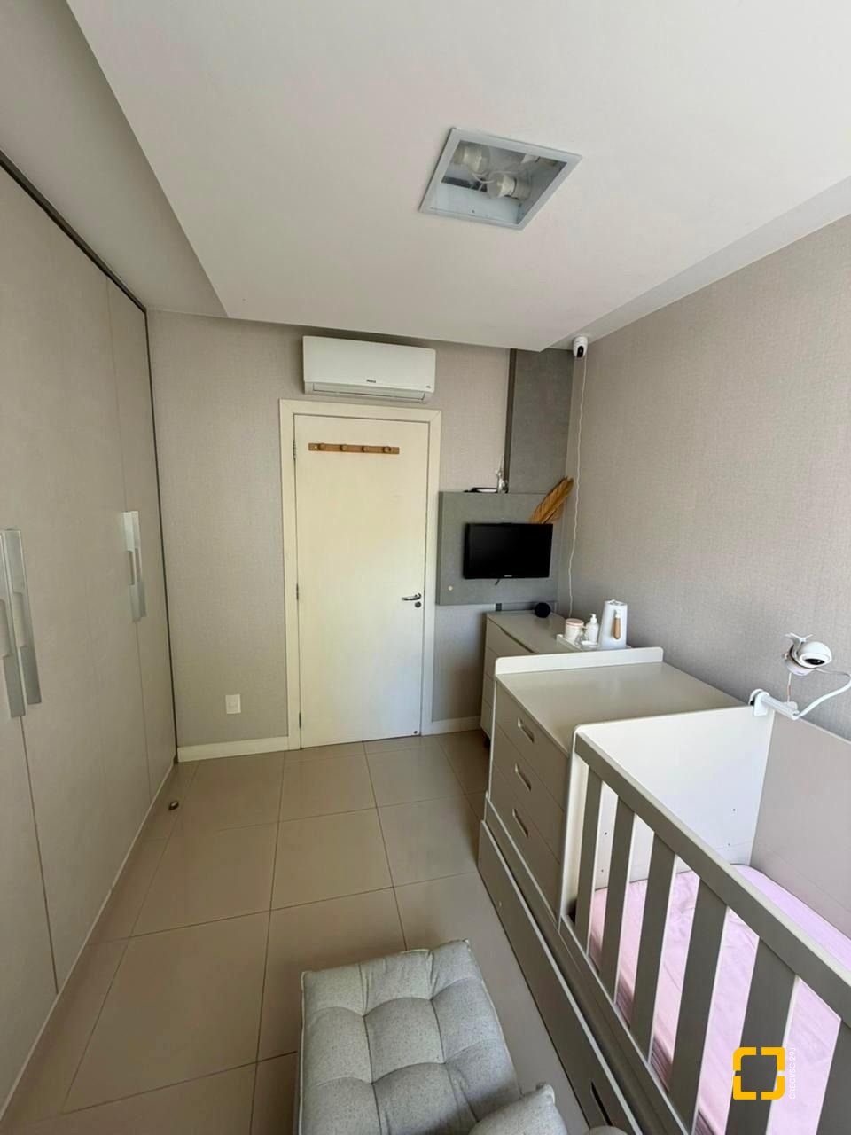 Apartamento com 67m², 3 quartos (sendo 1 suíte), 1 garagem, no bairro Abraão em Florianópolis