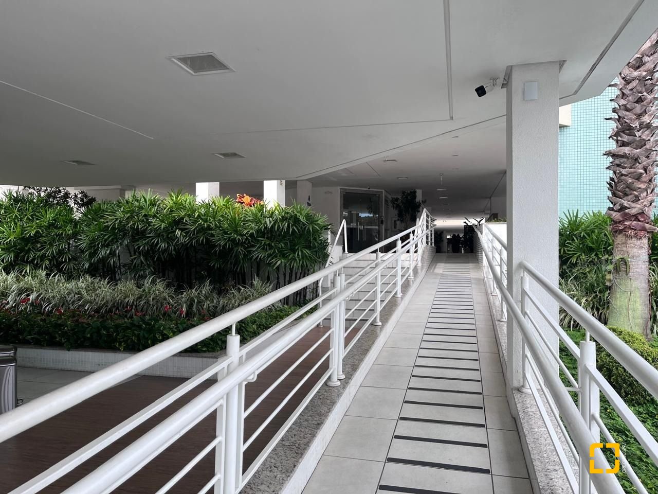 Apartamento com 67m², 3 quartos (sendo 1 suíte), 1 garagem, no bairro Abraão em Florianópolis